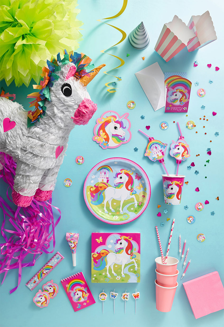 Wer es gern knallig mag, wird diese Einhorn-Deko zum Kindergeburtstag lieben